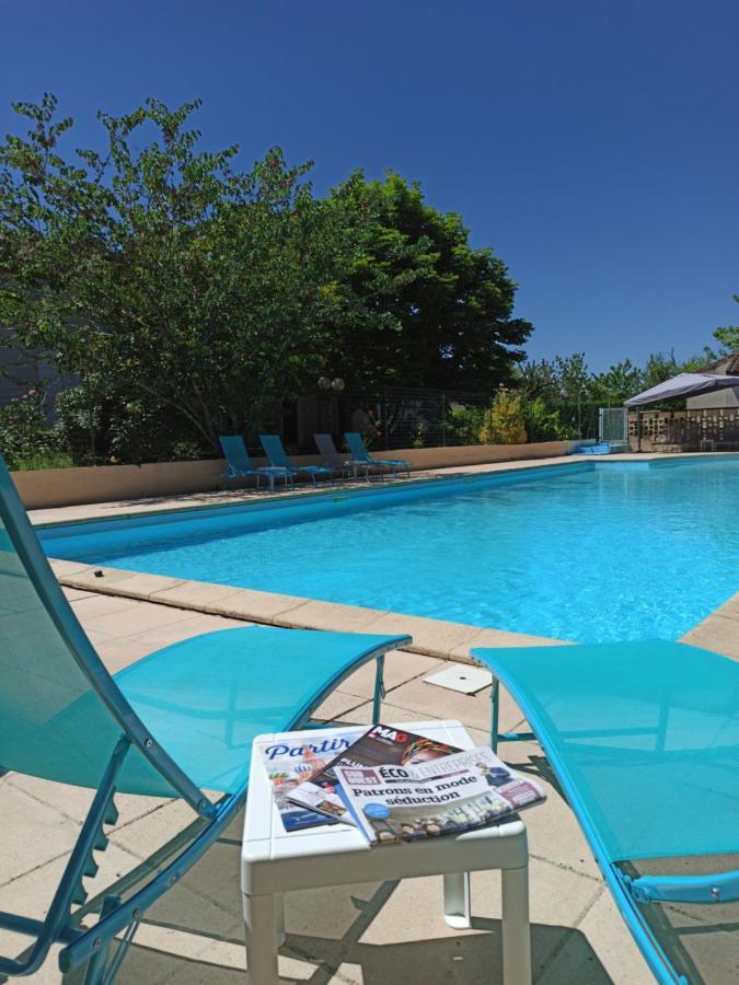 Logis Hotel Le Prince Noir Sérignac-sur-Garonne Esterno foto