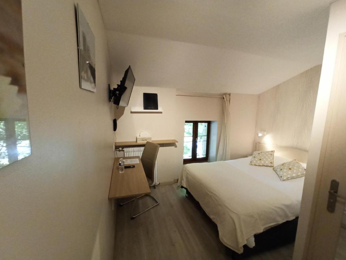 Logis Hotel Le Prince Noir Sérignac-sur-Garonne Esterno foto