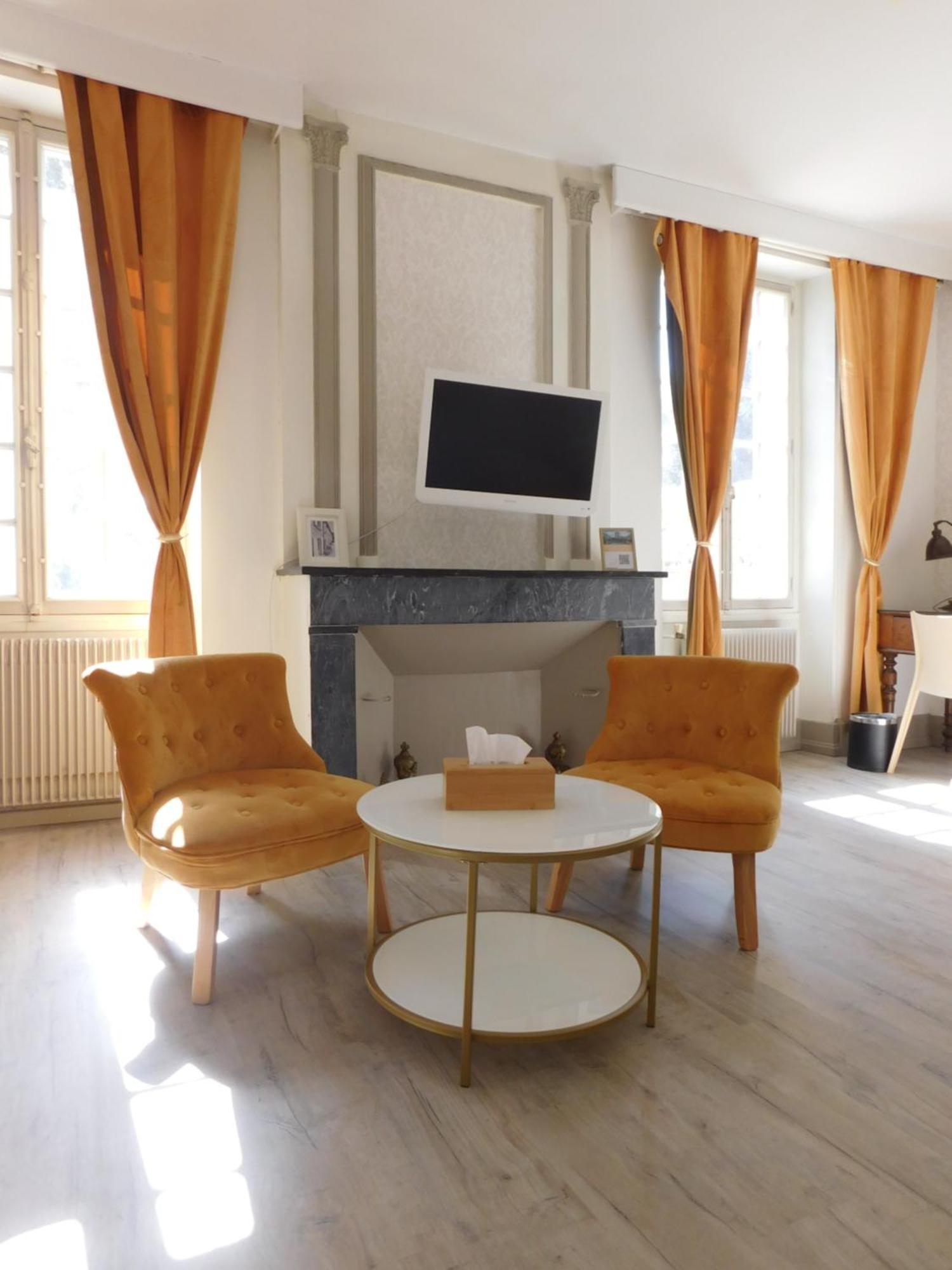 Logis Hotel Le Prince Noir Sérignac-sur-Garonne Esterno foto