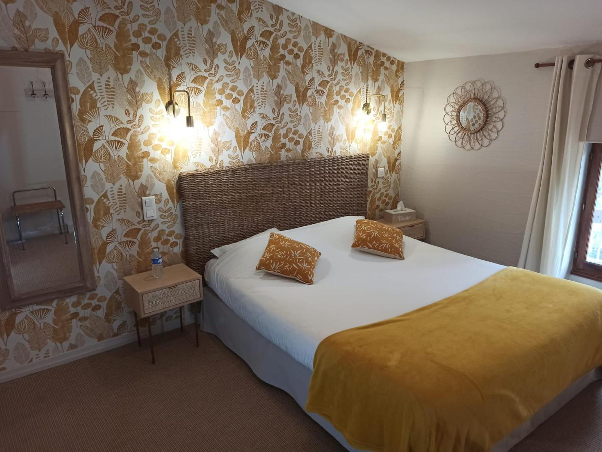 Logis Hotel Le Prince Noir Sérignac-sur-Garonne Esterno foto