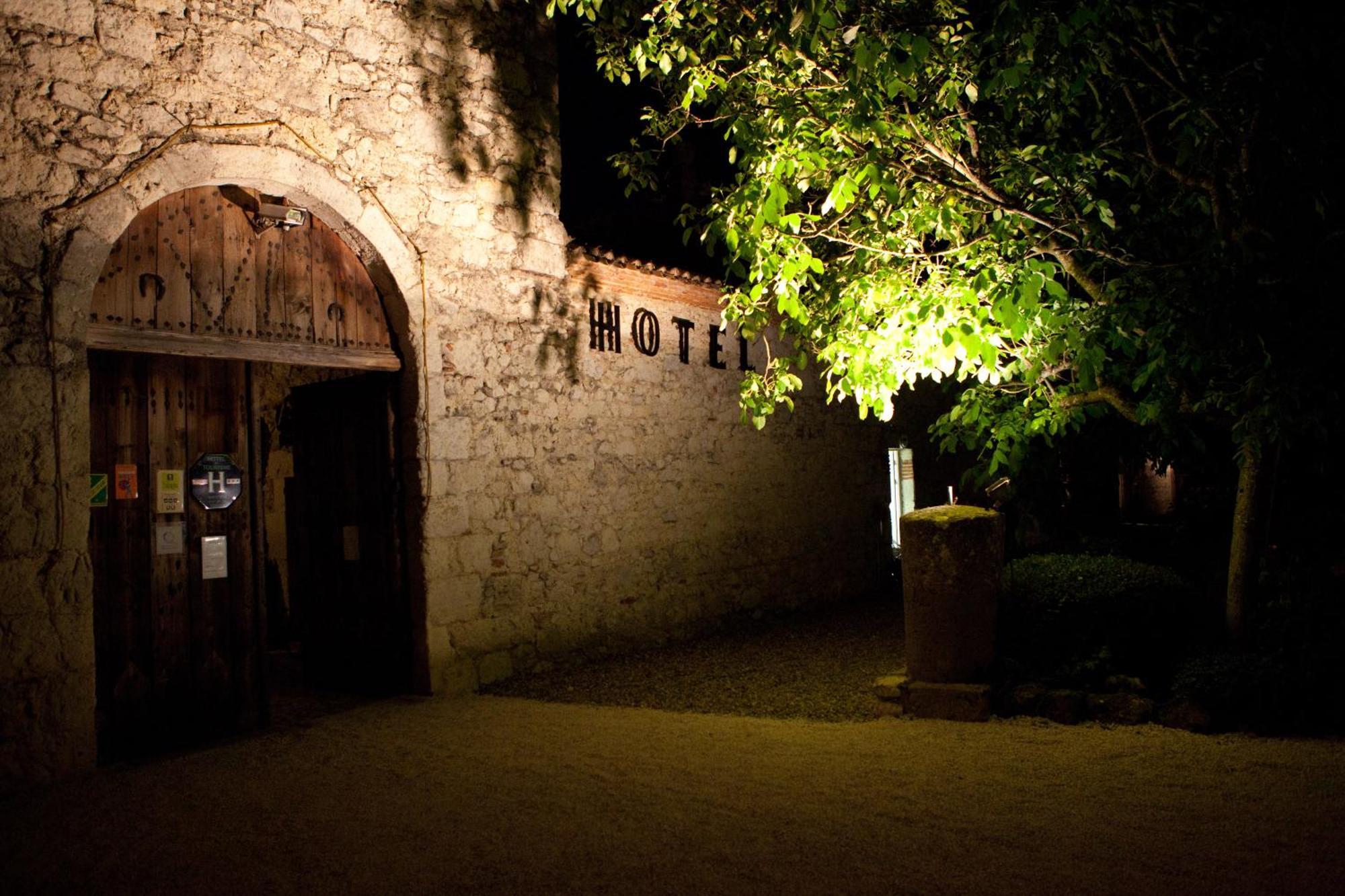 Logis Hotel Le Prince Noir Sérignac-sur-Garonne Esterno foto