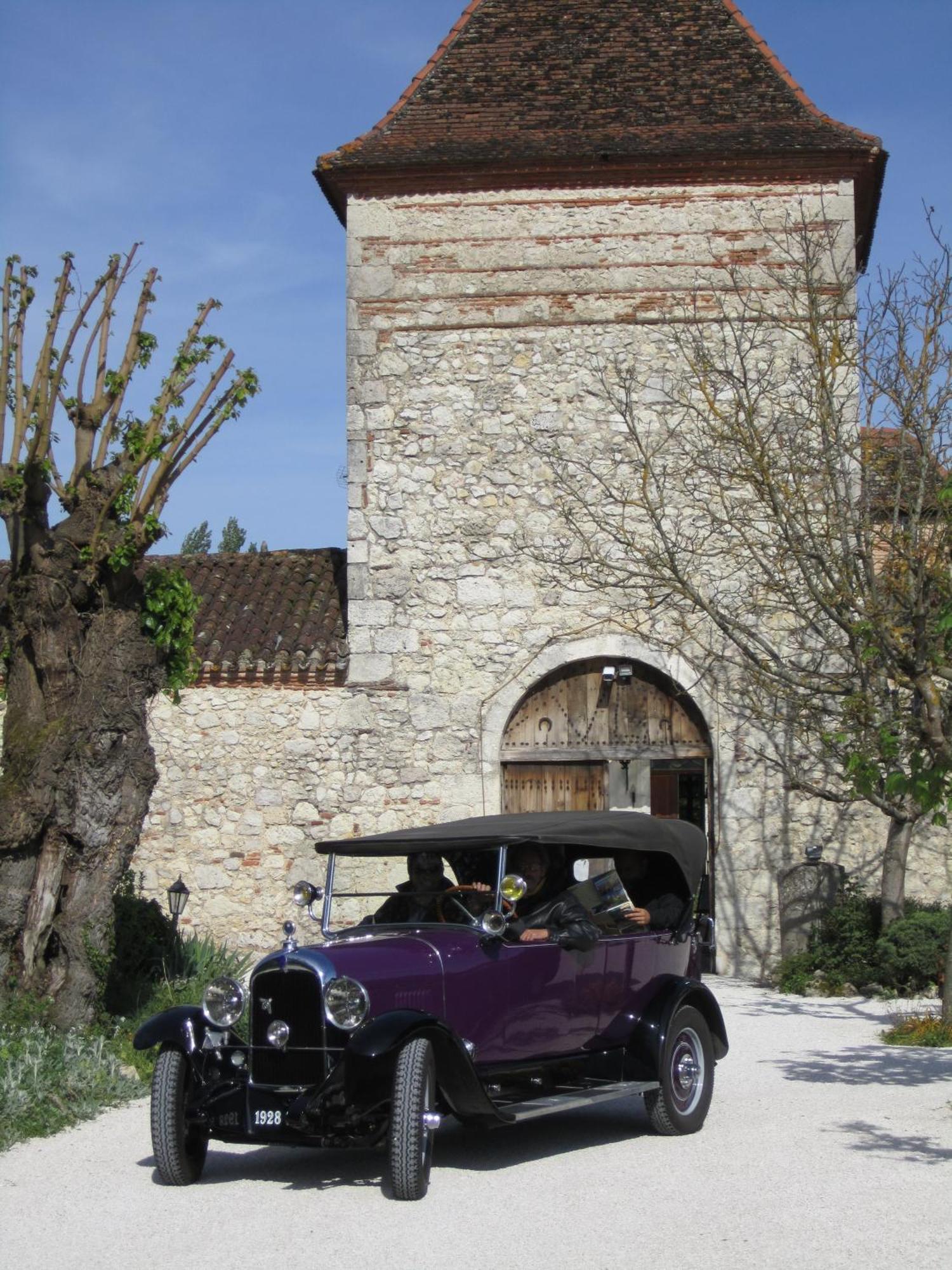 Logis Hotel Le Prince Noir Sérignac-sur-Garonne Esterno foto