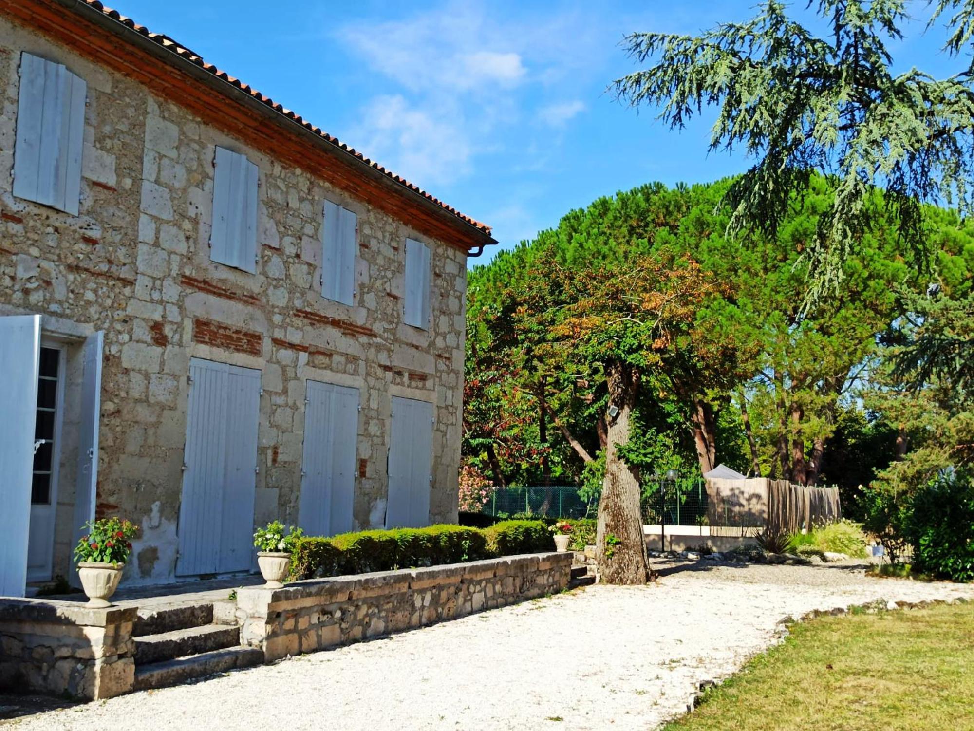 Logis Hotel Le Prince Noir Sérignac-sur-Garonne Esterno foto