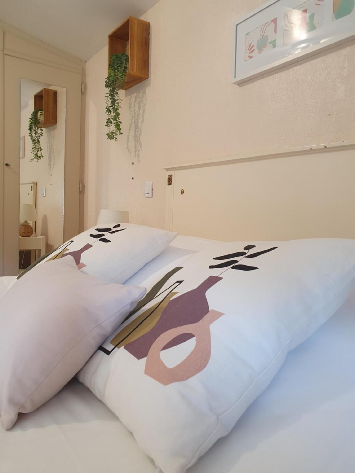 Logis Hotel Le Prince Noir Sérignac-sur-Garonne Esterno foto