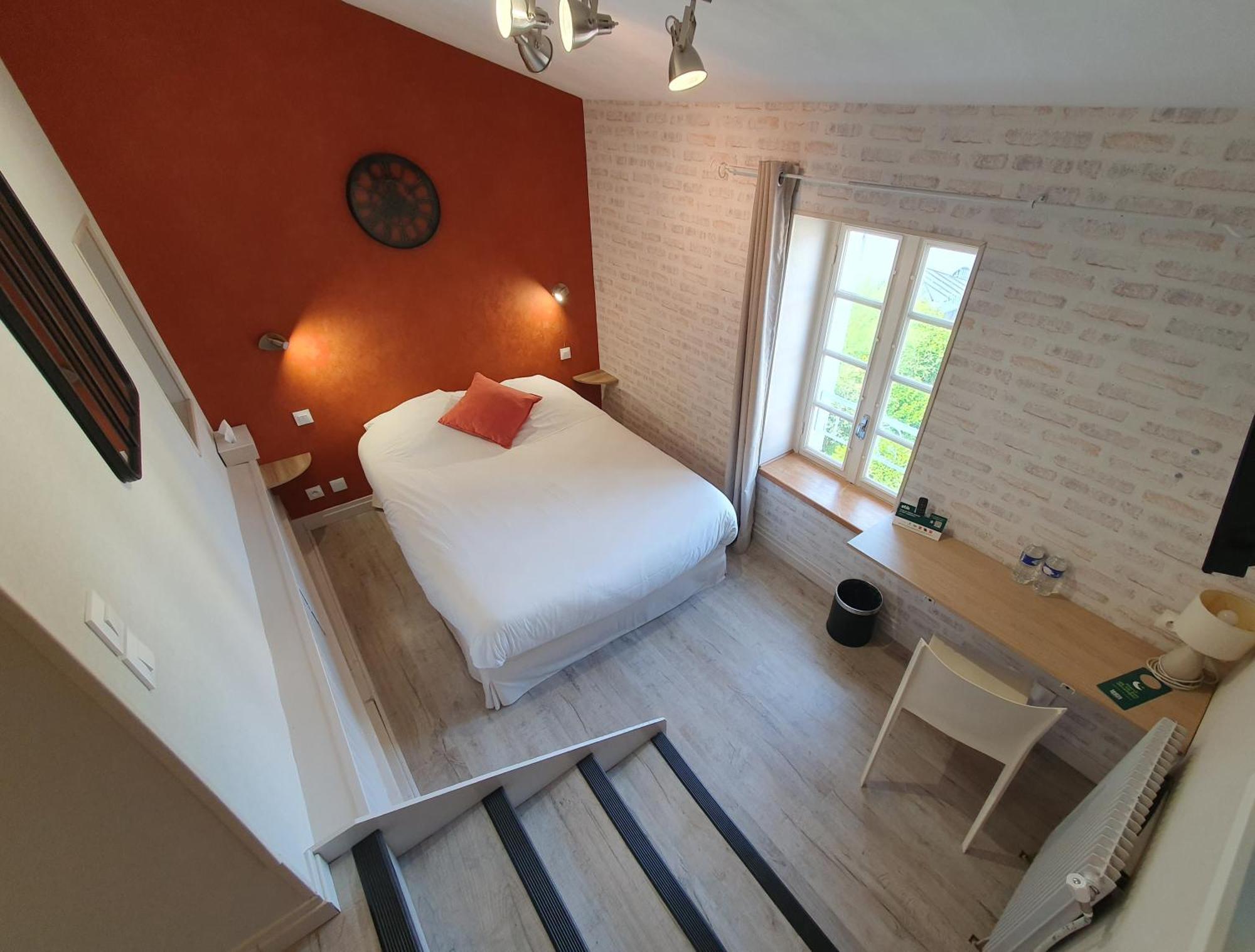 Logis Hotel Le Prince Noir Sérignac-sur-Garonne Esterno foto