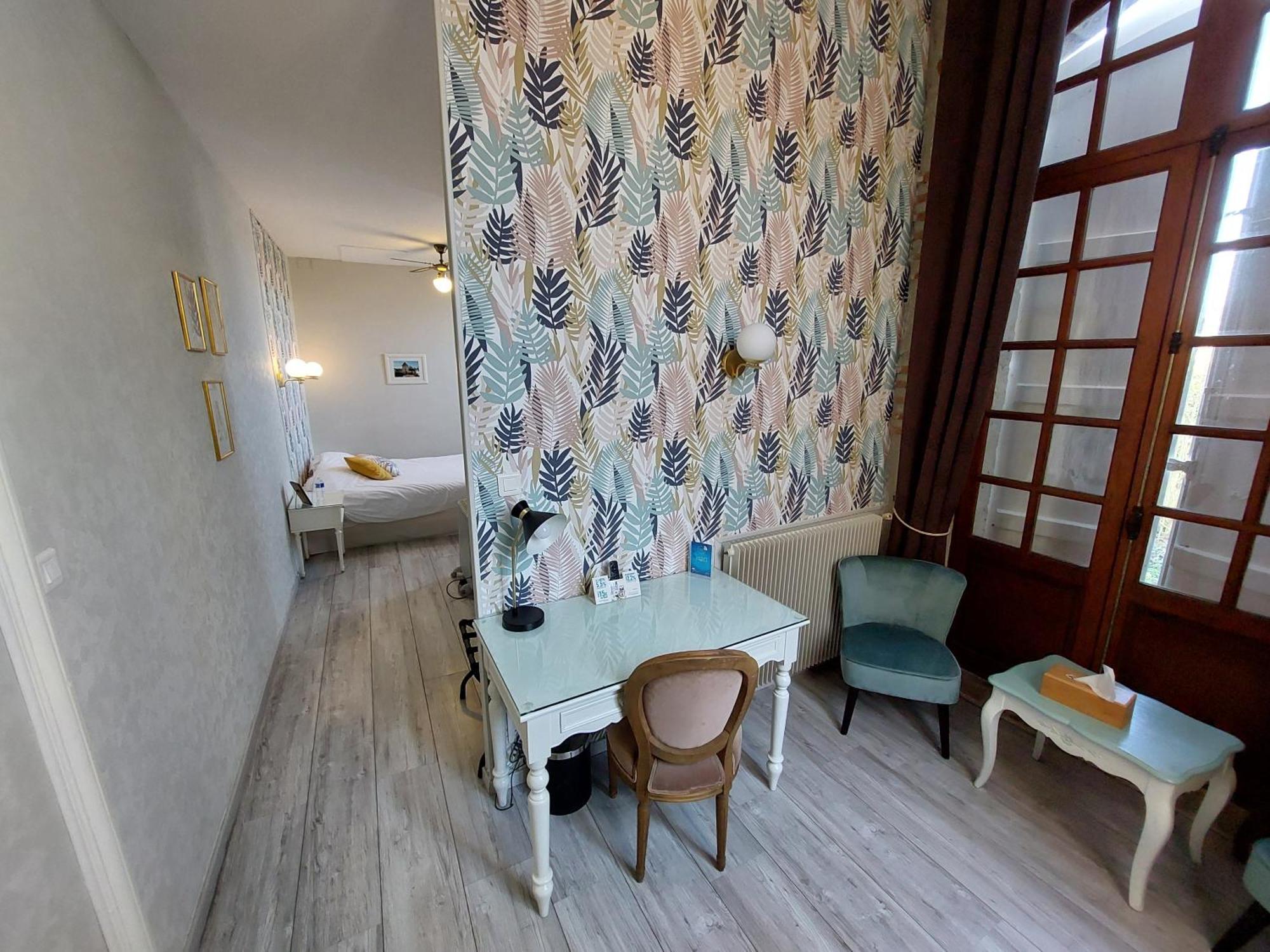 Logis Hotel Le Prince Noir Sérignac-sur-Garonne Esterno foto
