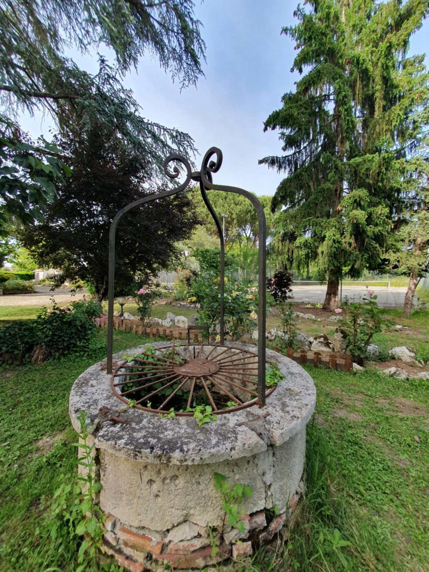 Logis Hotel Le Prince Noir Sérignac-sur-Garonne Esterno foto