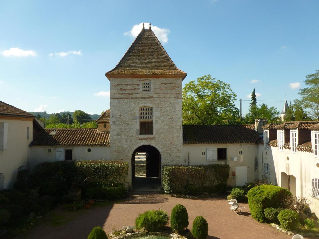 Logis Hotel Le Prince Noir Sérignac-sur-Garonne Esterno foto